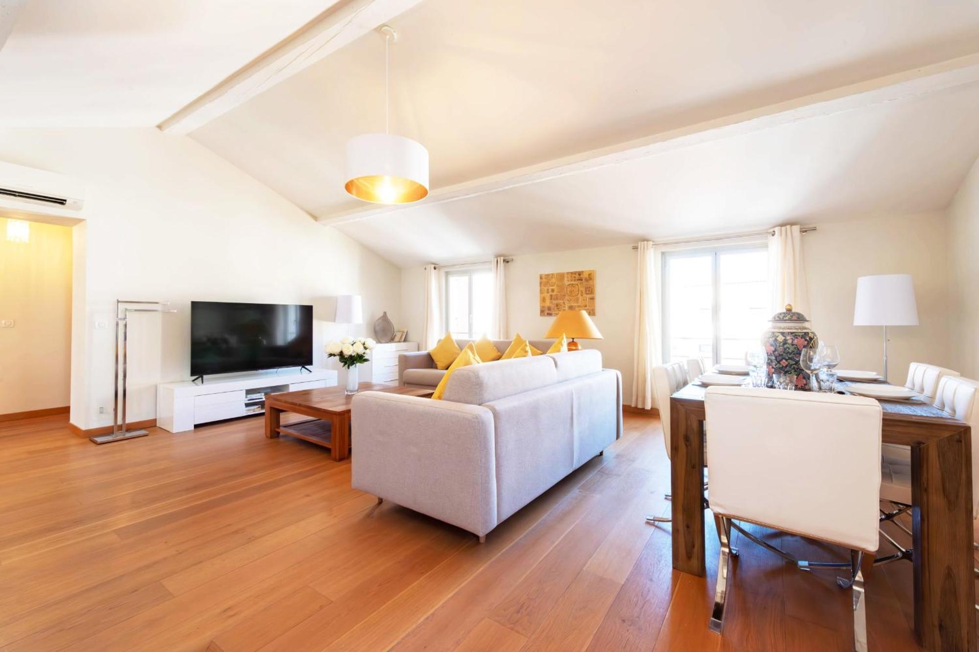 Exquisite 2-br 3 Minutes From La Croisette *