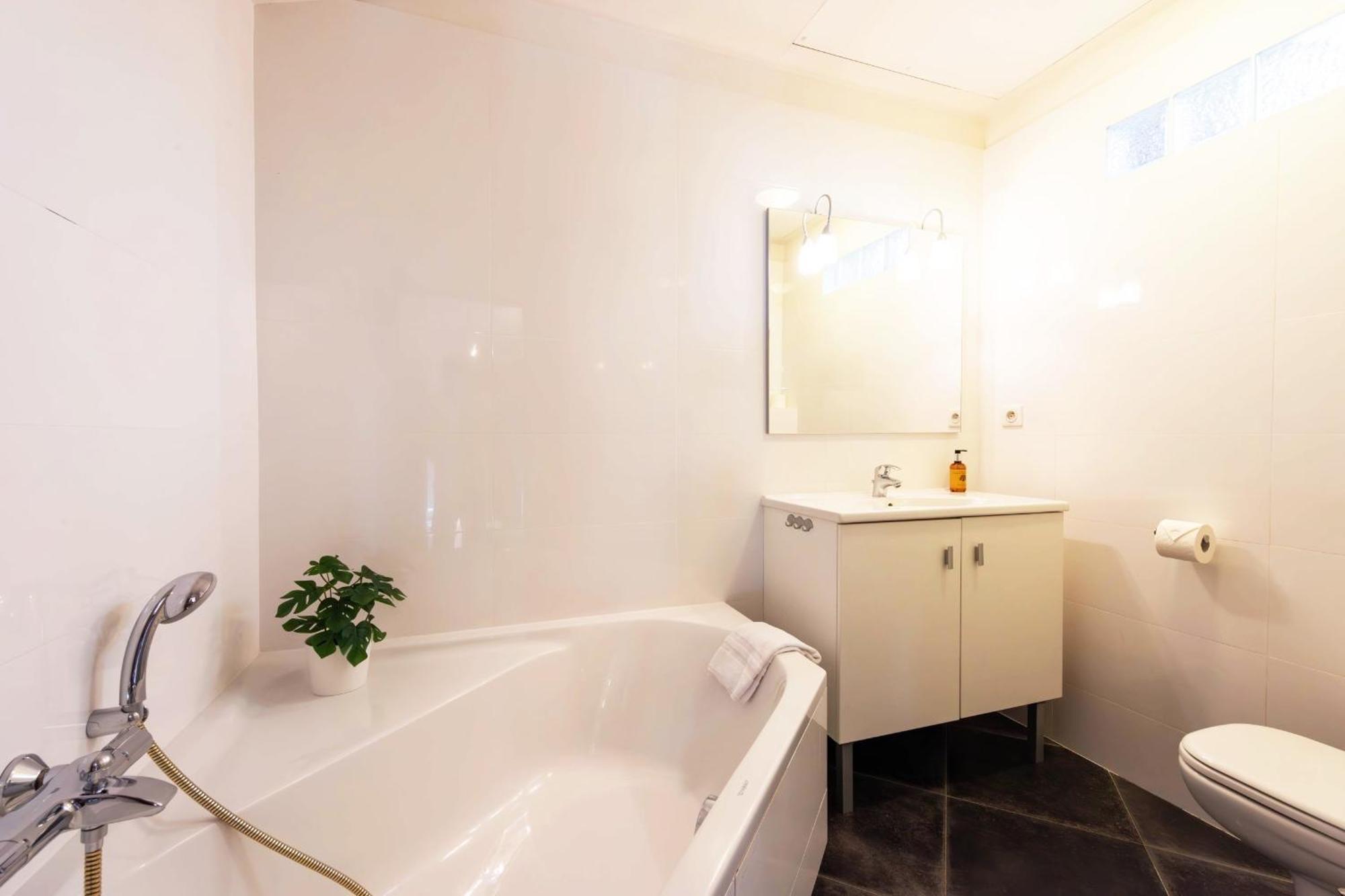 Exquisite 2-br 3 Minutes From La Croisette *